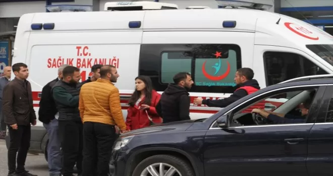 Akçakoca'da otomobilin çarptığı yaya yaralandı