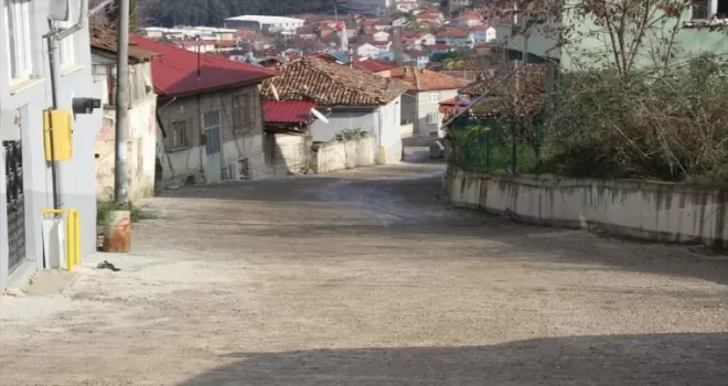 Alaçam Belediyesi beton yol yapım çalışmalarına devam ediyor