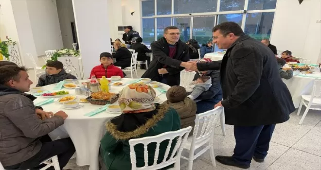 Alaçam’da depremzedelere iftar verildi