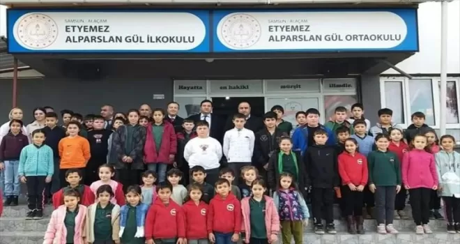 Alaçam'da öğrenciler karne aldı
