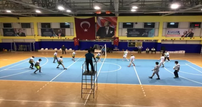 Almus'ta voleybol turnuvasına düzenlendi