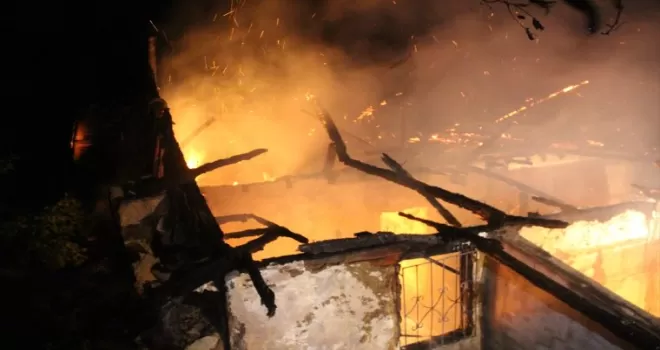Amasya’da ahşap evde çıkan yangın söndürüldü