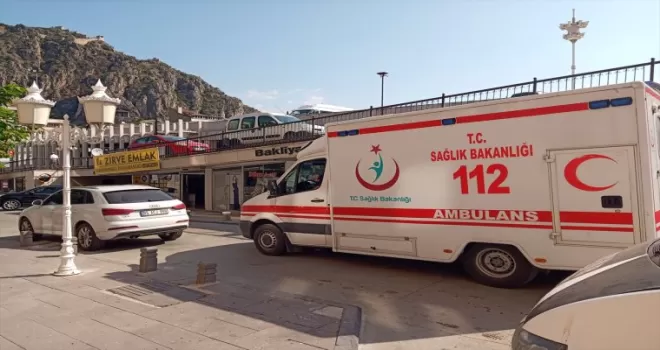 Amasya’da ambulansın geçişini engelleyen sürücüye cezai işlem uygulandı