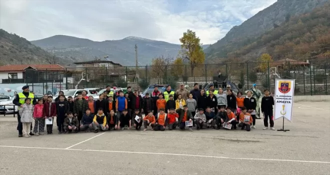 Amasya’da öğrenciler jandarma ile buluştu