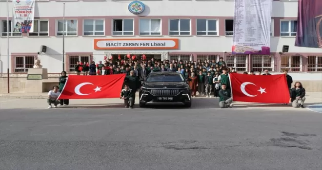 Amasya’da öğrencilerden Togg eşliğinde “100. yıl“ koreografisi