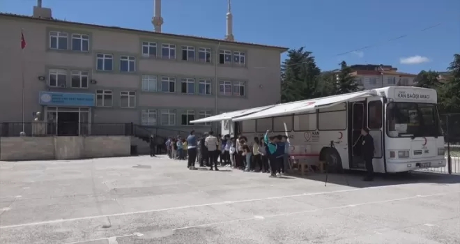 Amasya’da öğretmen ve veliler kan bağışında bulundu