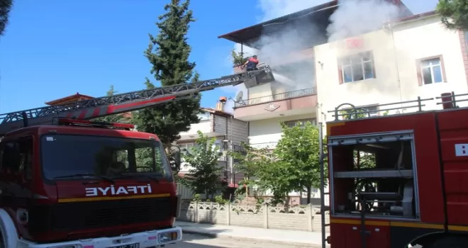 Amasya’da yangın çıkan ev kullanılamaz hale geldi