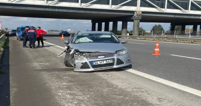 Anadolu Otoyolu’nda kamyona arkadan çarpan otomobildeki 6 kişi yaralandı