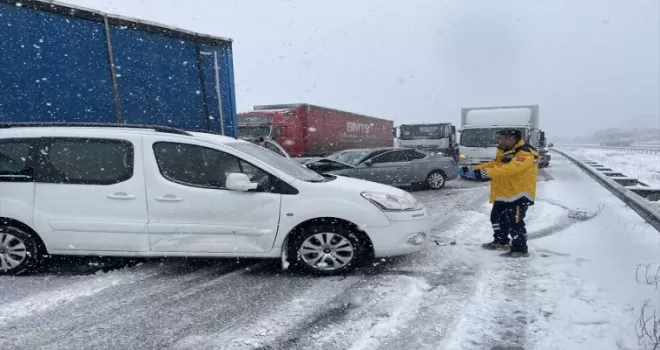 Anadolu Otoyolu’nun Bolu kesiminde zincirleme kaza ulaşımı aksattı