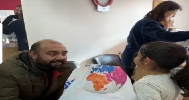 Ankaralı hayırseverler, Yeniçağa'daki öğrencilere bot ve mont yardımı yaptı