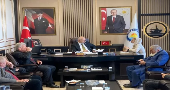 Araklı Belediye Başkanı Çebi, vatandaşları makamında kabul etti
