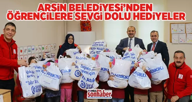 ARSİN BELEDİYESİNDEN ÖĞRENCİLERE SEVGİ DOLU HEDİYELER