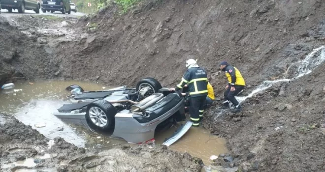 Artvin’de devrilen otomobildeki 2 kişi öldü