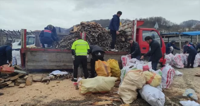 “Asrın felaketi“ bölgesine Salıpazarı’ndan 200 ton yakacak yardımı