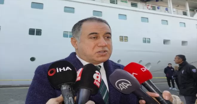 "Astoria Grande" kruvaziyeri 502 yolcusuyla Trabzon Limanı'na geldi