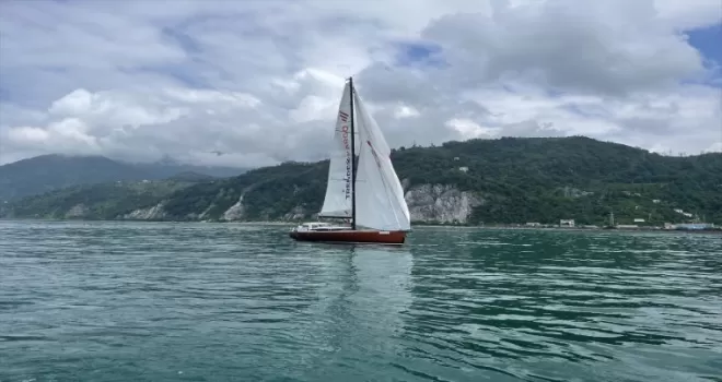 Atilla Gökova ve ekibi “Yelkenliyle Türkiye Turu Rekoru“ için denize açıldı