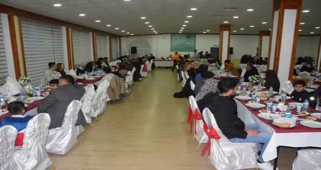 Ayancık’ta depremzedeler için iftar programı düzenlendi