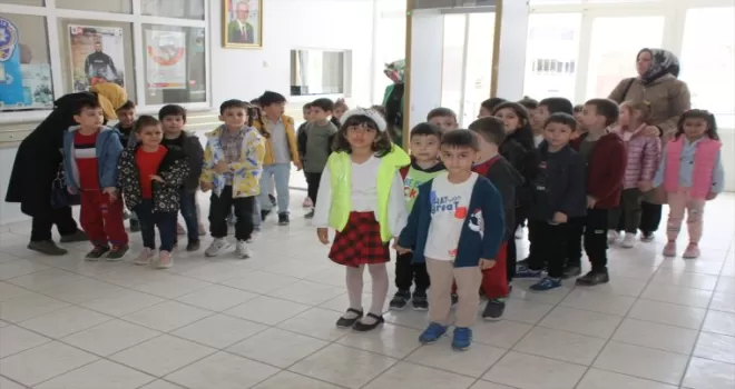 Bafra’da anaokulu öğrencilerine trafik kuralları anlatıldı