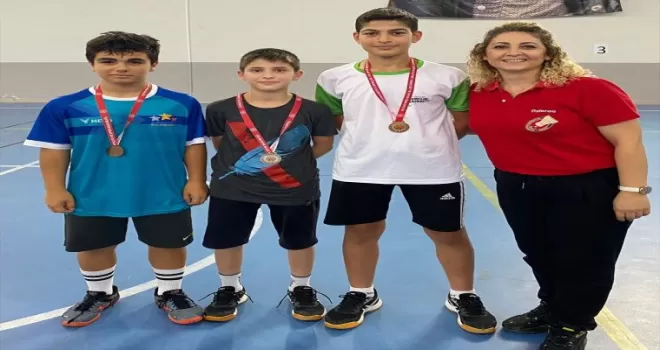 Bafra’da badminton turnuvası yapıldı