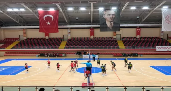Bafra’da Cumhuriyet Kupası Voleybol Turnuvası başladı
