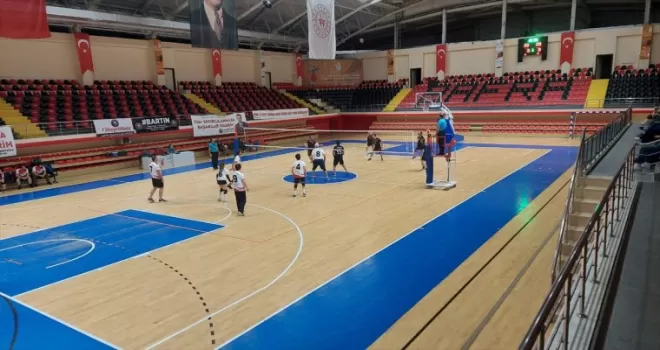 Bafra'da Cumhuriyet Voleybol Turnuvası başladı