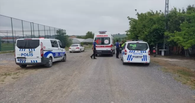 Bafra’da devrilen elektrikli bisikletteki 2 kişi yaralandı
