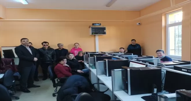 Bafra'da görme engellilere yönelik bilgisayar işletmenliği kursu açıldı