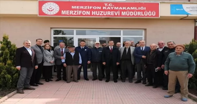Bafra’da vatandaşlara fidan dağıtımı yapıldı