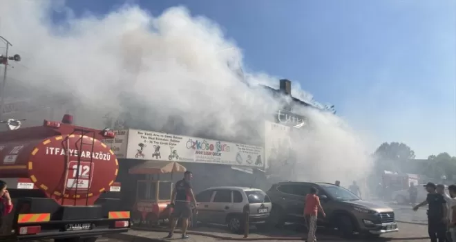 Bartın’da iki katlı ahşap ev yandı