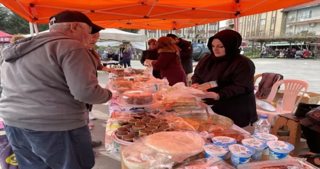 Bartın’da kadın kooperatifleri depremzedeler için kermes düzenledi