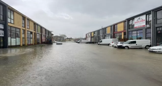 Bartın'da sağanak ulaşımı olumsuz etkiliyor