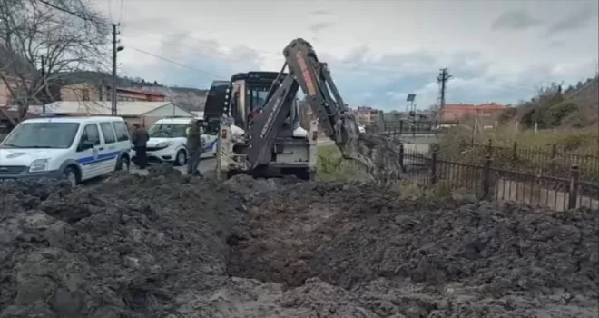 Bartın’da sit alanında kepçeyle izinsiz kazı yapan 4 kişi suçüstü yakalandı