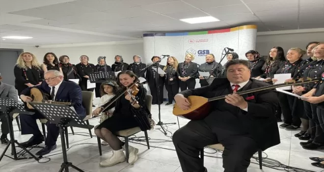 Bartın’da yurtta kalan depremzede kadınlar konser verdi