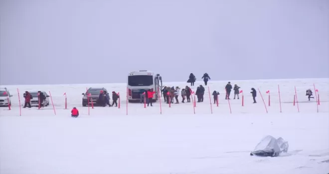 Bartın ve Karabük'ün yüksek kesimlerinde kar etkili oluyor