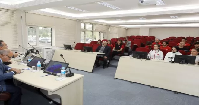 Başarılı sporculardan TOGÜ Rektörü Yılmaz’a ziyaret