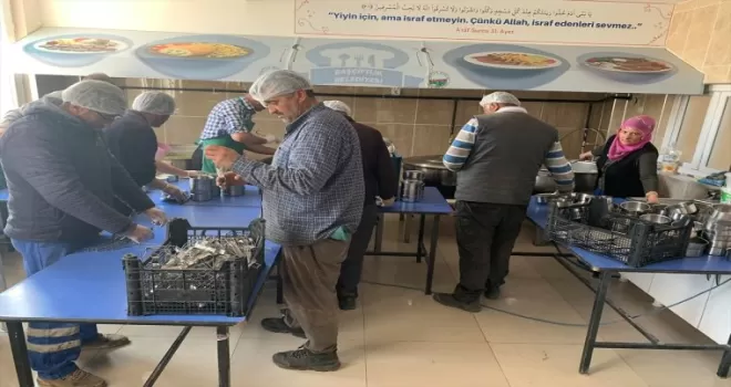 Başçiftlik Belediyesi 400 kişiye iftar yemeği dağıtıyor