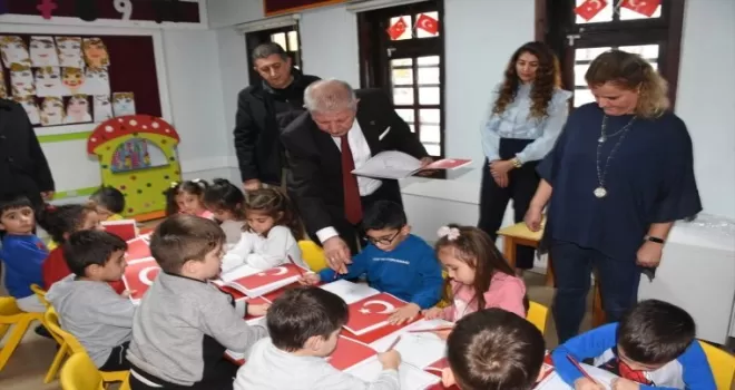 Başkan Sarı'dan miniklere Amasya temalı boyama kitabı