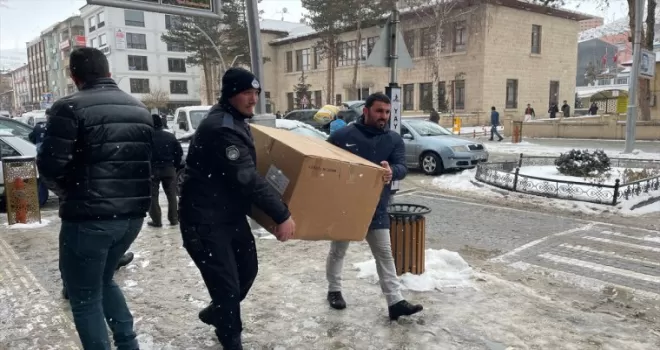 Bayburt'ta depremzedeler için yardım kampanyası başlatıldı