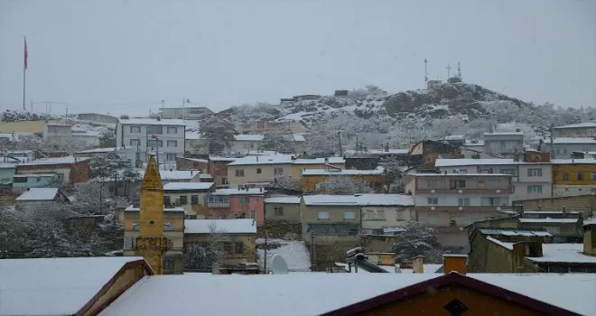 Bayburt’ta kar ve soğuk hava etkili oluyor