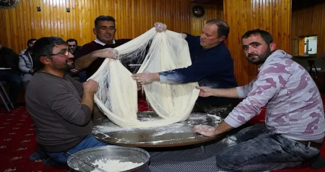 Bayburt'ta kış akşamları "tel helvası" geleneğiyle tatlanıyor