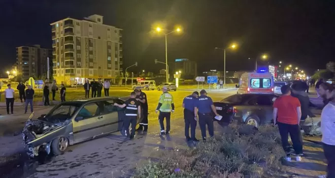 Bayburt’taki trafik kazasında 8 kişi yaralandı