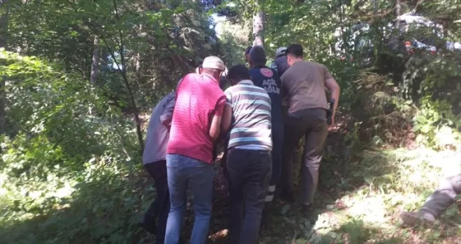 Bolu’da devrilen traktörün altında kalan sürücü yaralandı