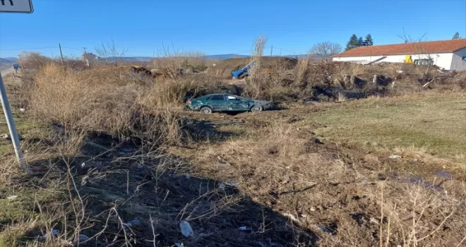 Bolu’da hafif ticari araç ile otomobilin çarpıştığı kazada 1 kişi yaralandı