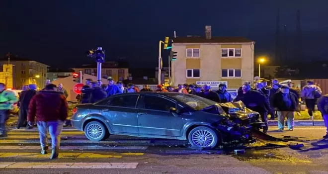 Bolu’da iki otomobilin çarpıştığı kazada 6 kişi yaralandı