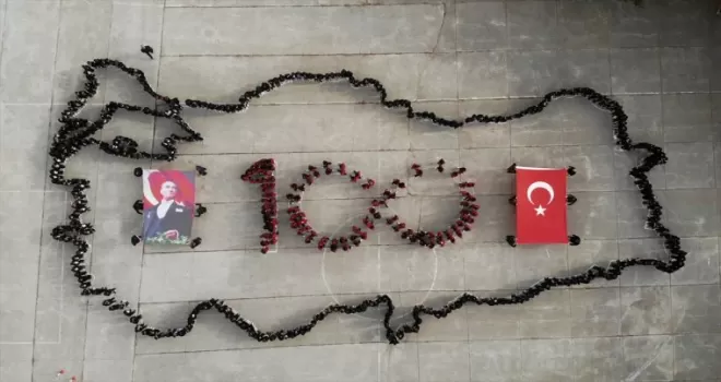 Bolu’da öğrenciler koreografiyle “Türkiye haritası“ oluşturdu