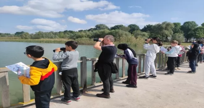 Bolu’da öğrencilere kuş gözlem etkinliği düzenlendi