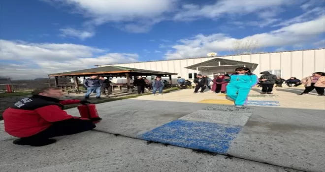 Bolu’da özel eğitim merkezinde yangın söndürme tatbikatı yapıldı