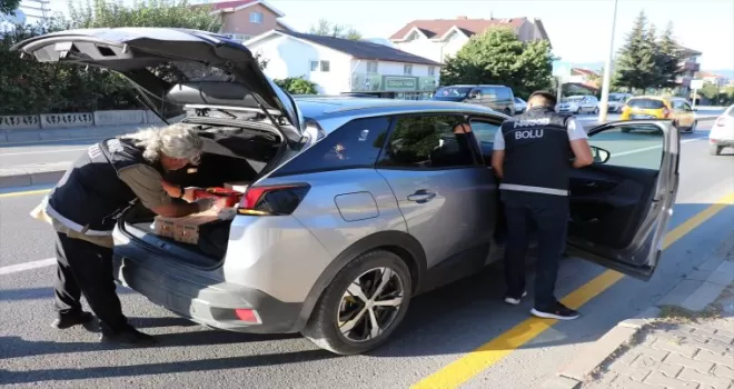 Bolu’da polis ekipleri okul çevrelerinde denetim yaptı
