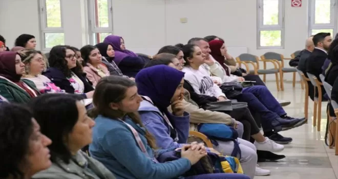 Bolu’da yenidoğan bölümünde çalışan sağlık personeline eğitim veriliyor