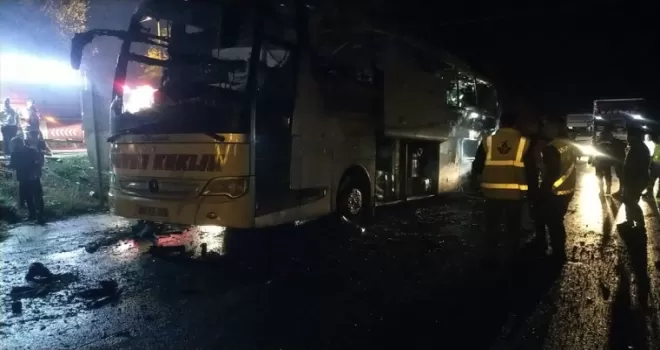 Bolu Dağı Düzce geçişinde yolcu otobüsünde çıkan yangın söndürüldü